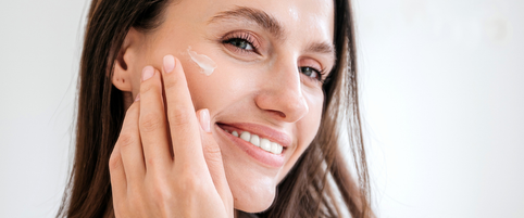 Die Kraft von Koffein: Augencreme gegen Puffy Eyes + müde Augen
